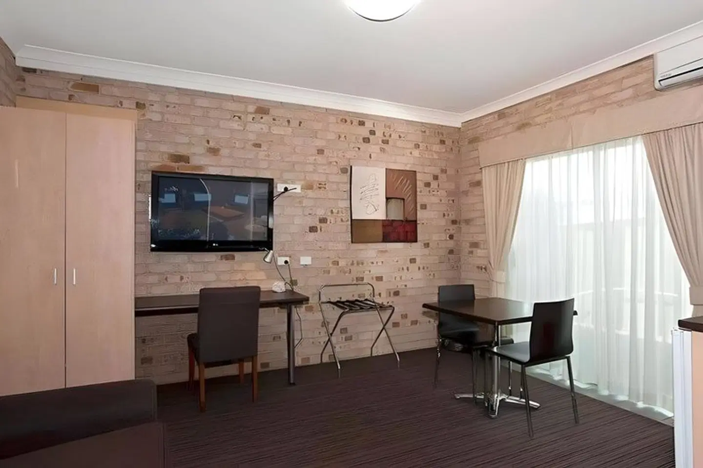 Highlander Motor Inn ROOM_EXAMPLE