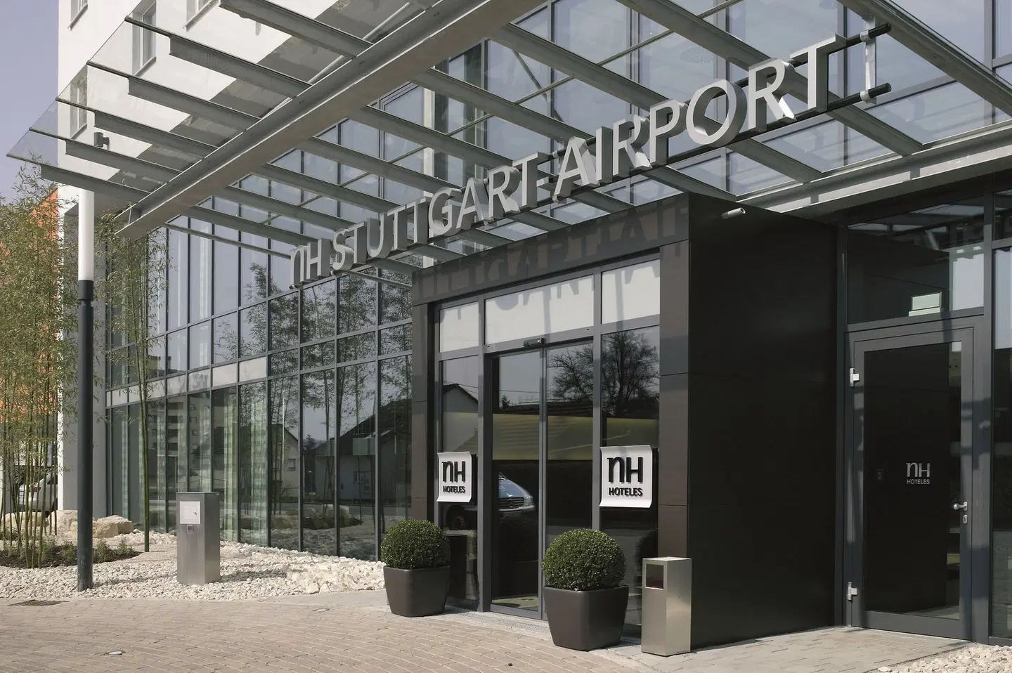 NH Stuttgart Airport EXTERIOR