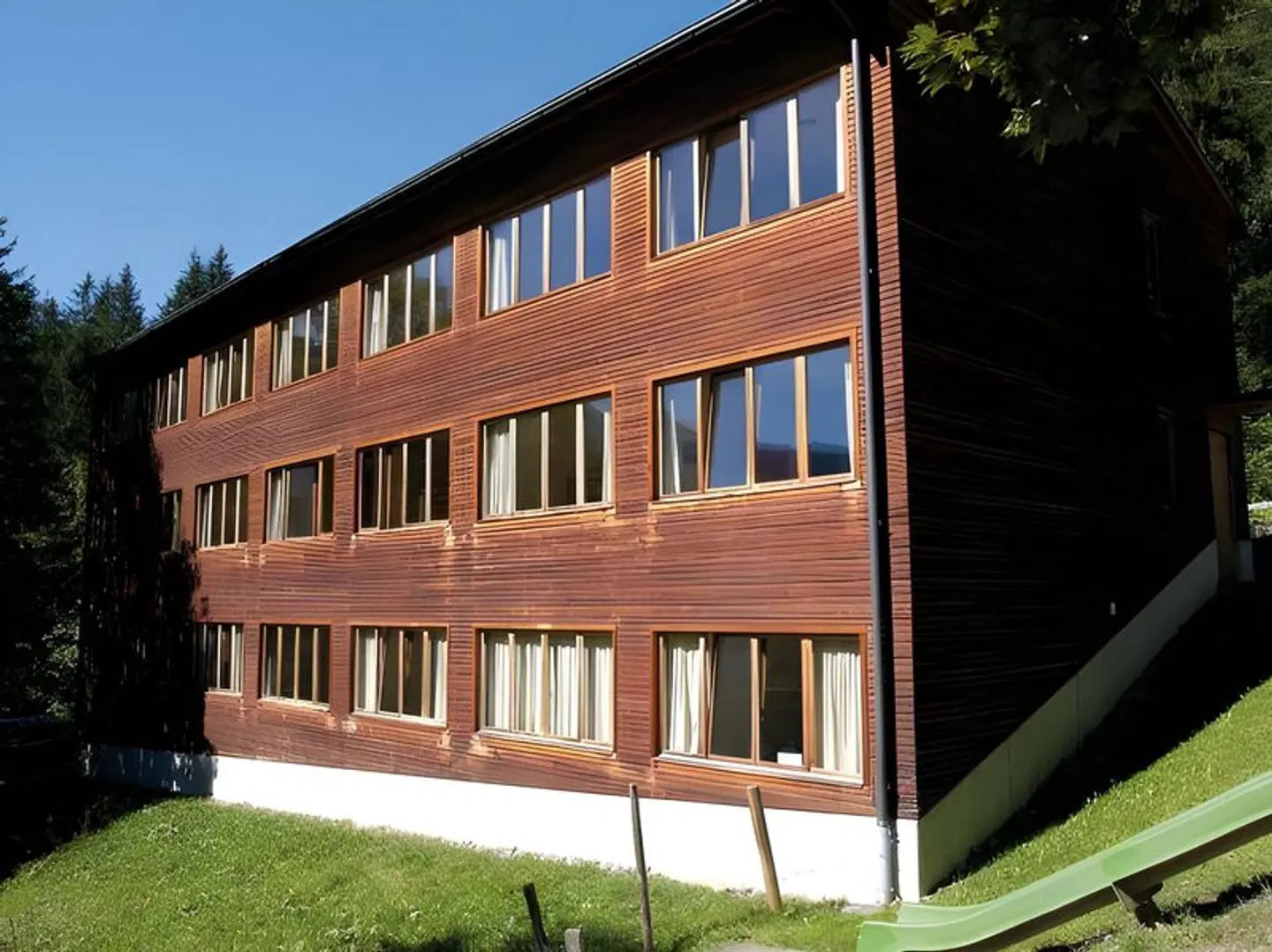 Grindelwald Youth Hostel EXTERIOR