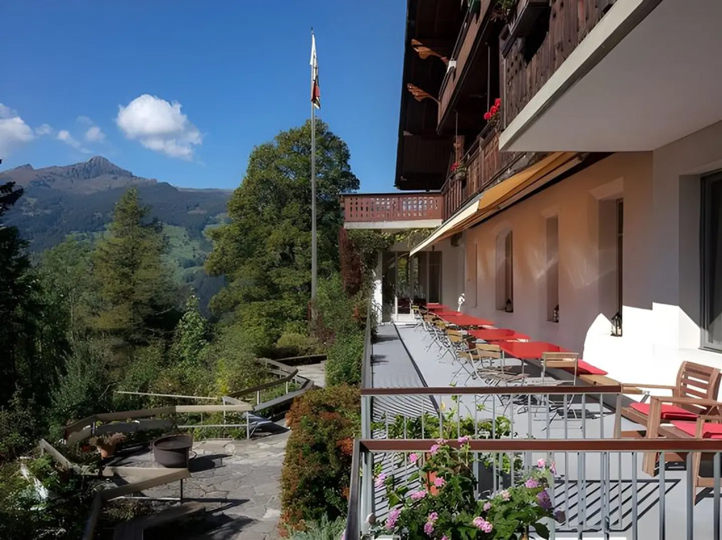 Grindelwald Youth Hostel EXTERIOR