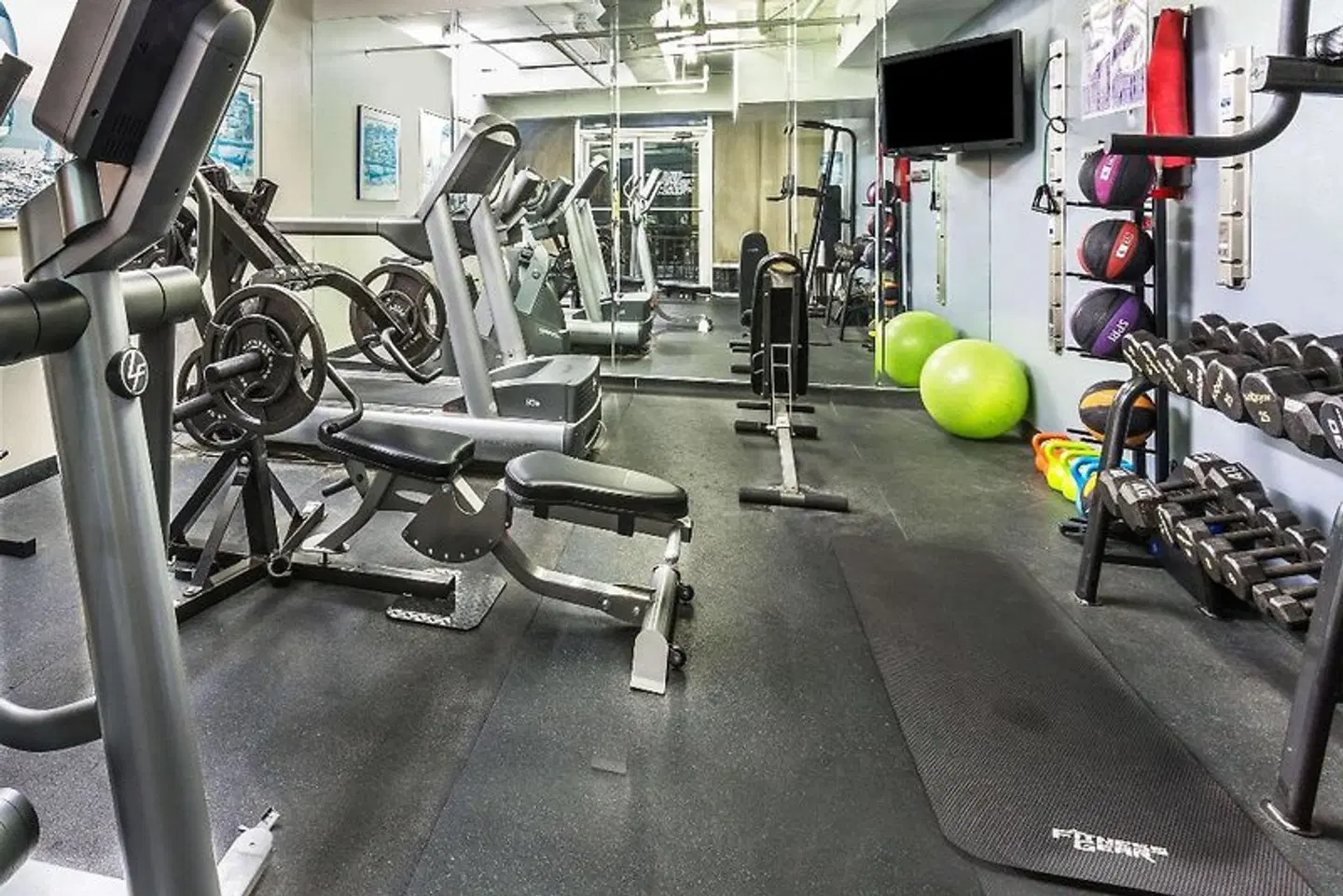 Days Inn by Wyndham Virginia Beach At The Beach SPORTS_AND_LEISURE