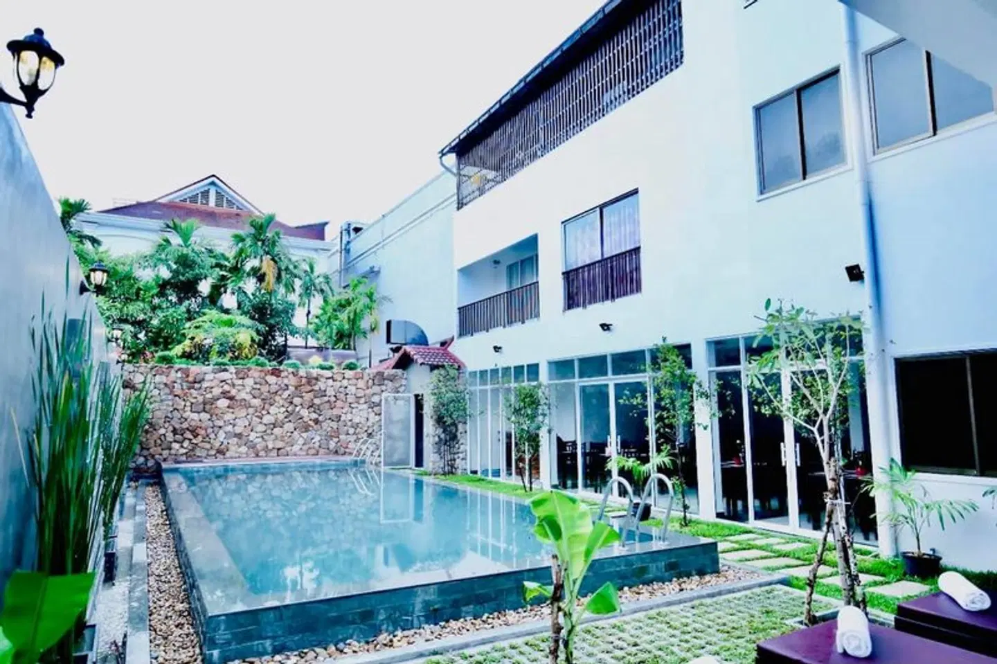 Holy Angkor Deluxe Hotel OUTDOOR_POOL