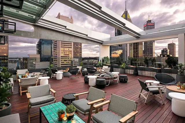 QT Perth Terrasse