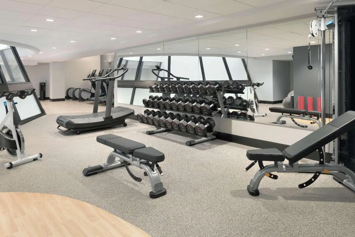 DoubleTree by Hilton Hotel Chicago - Magnificent Mile SPORTS_AND_LEISURE