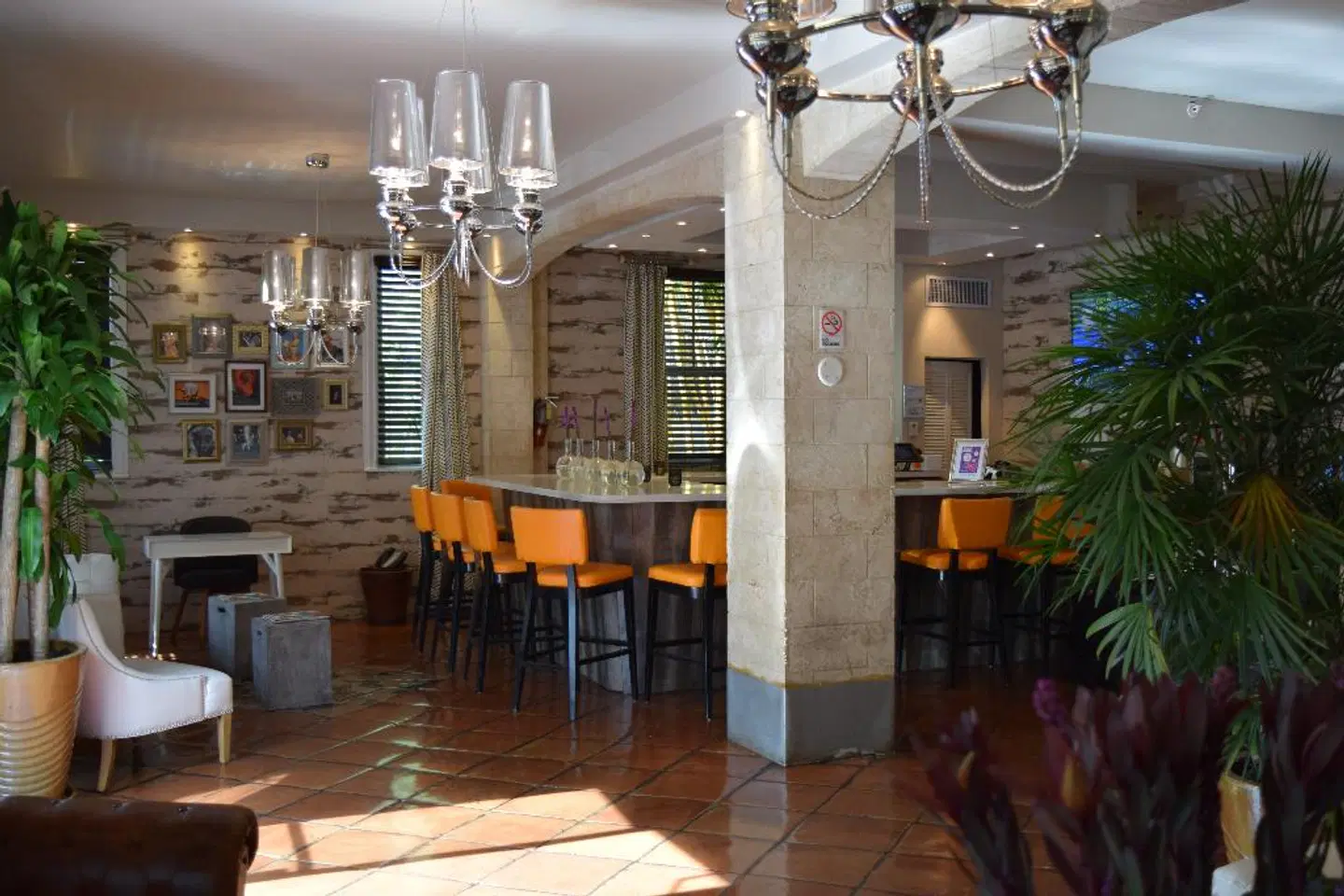 Shelley Hotel Bar