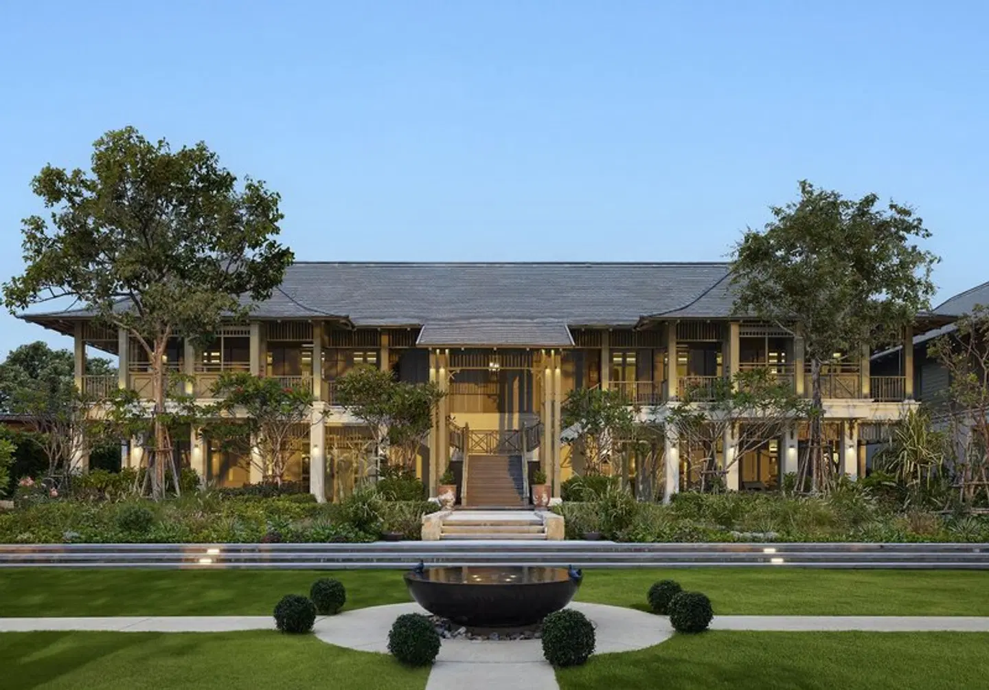 Charras Bhawan Hotel and Residences EXTERIOR