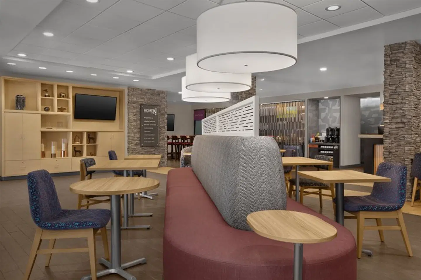 Home2 Suites by Hilton Anchorage/Midtown Bar