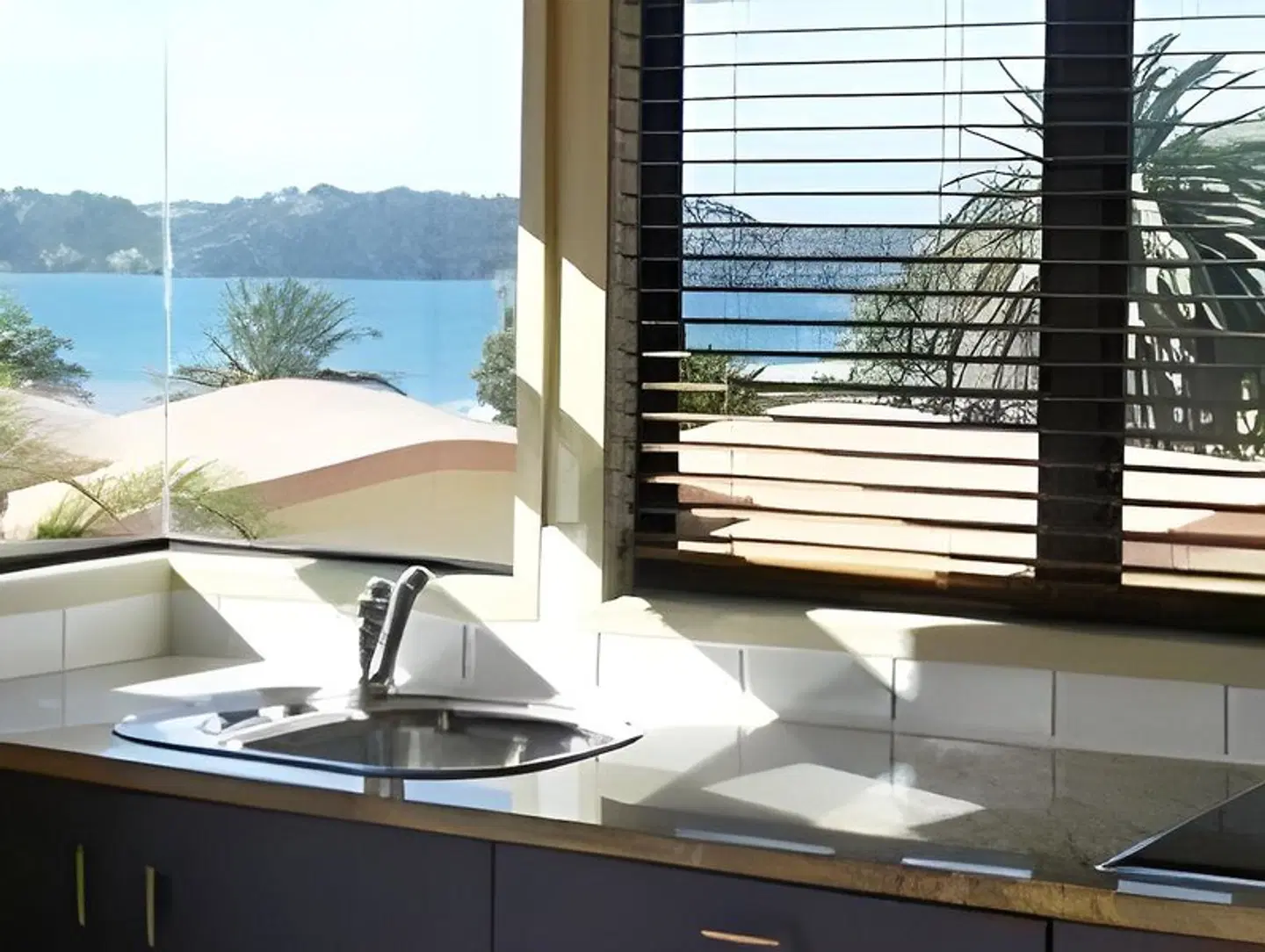 Onetangi Beach Apartments Terrasse