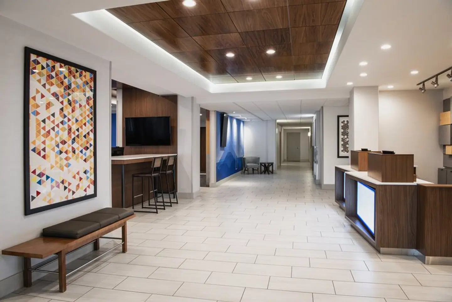 Holiday Inn Express & Suites Saskatoon Centre by IHG LOUNGE_LOBBY
