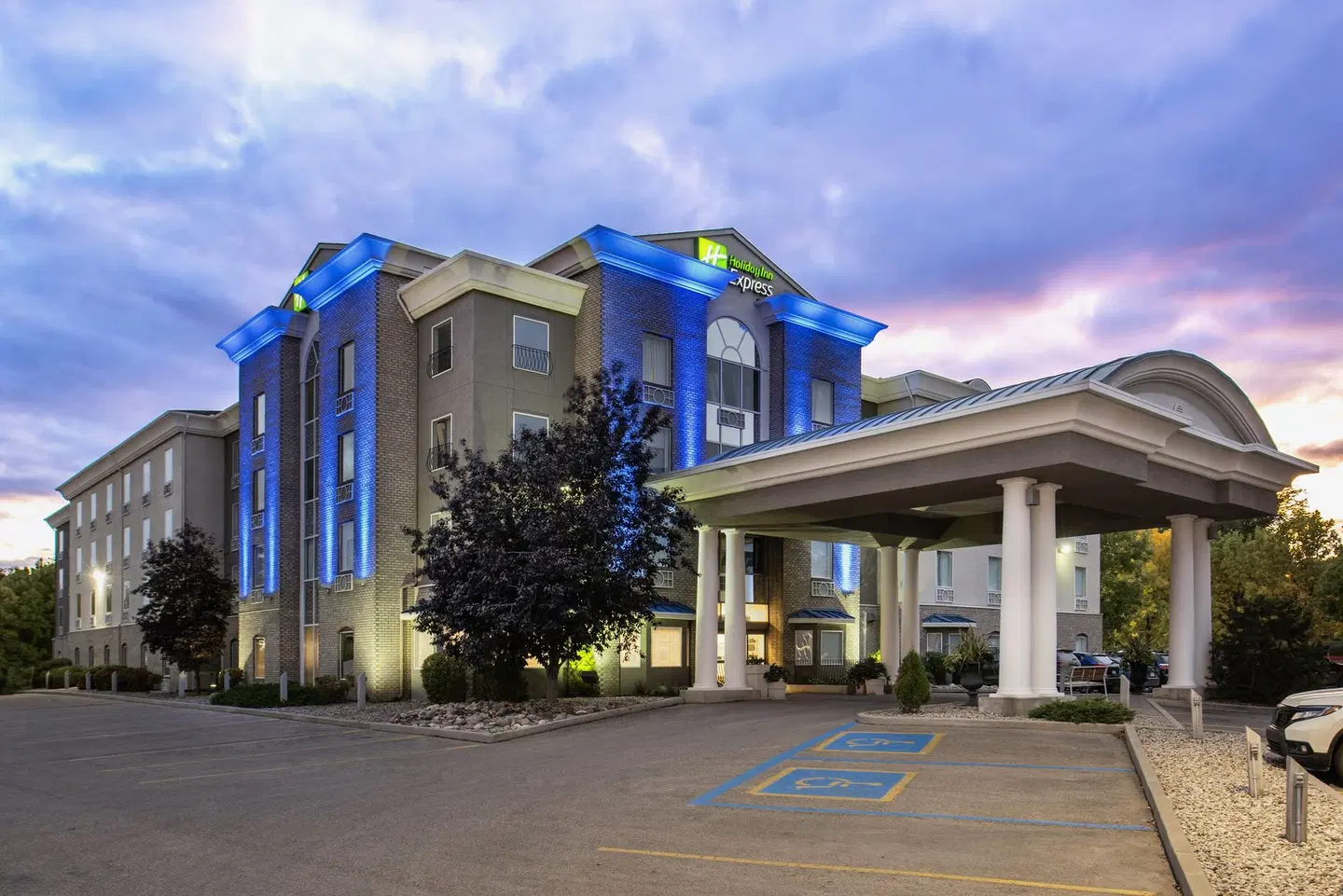 Holiday Inn Express & Suites Saskatoon Centre by IHG EXTERIOR