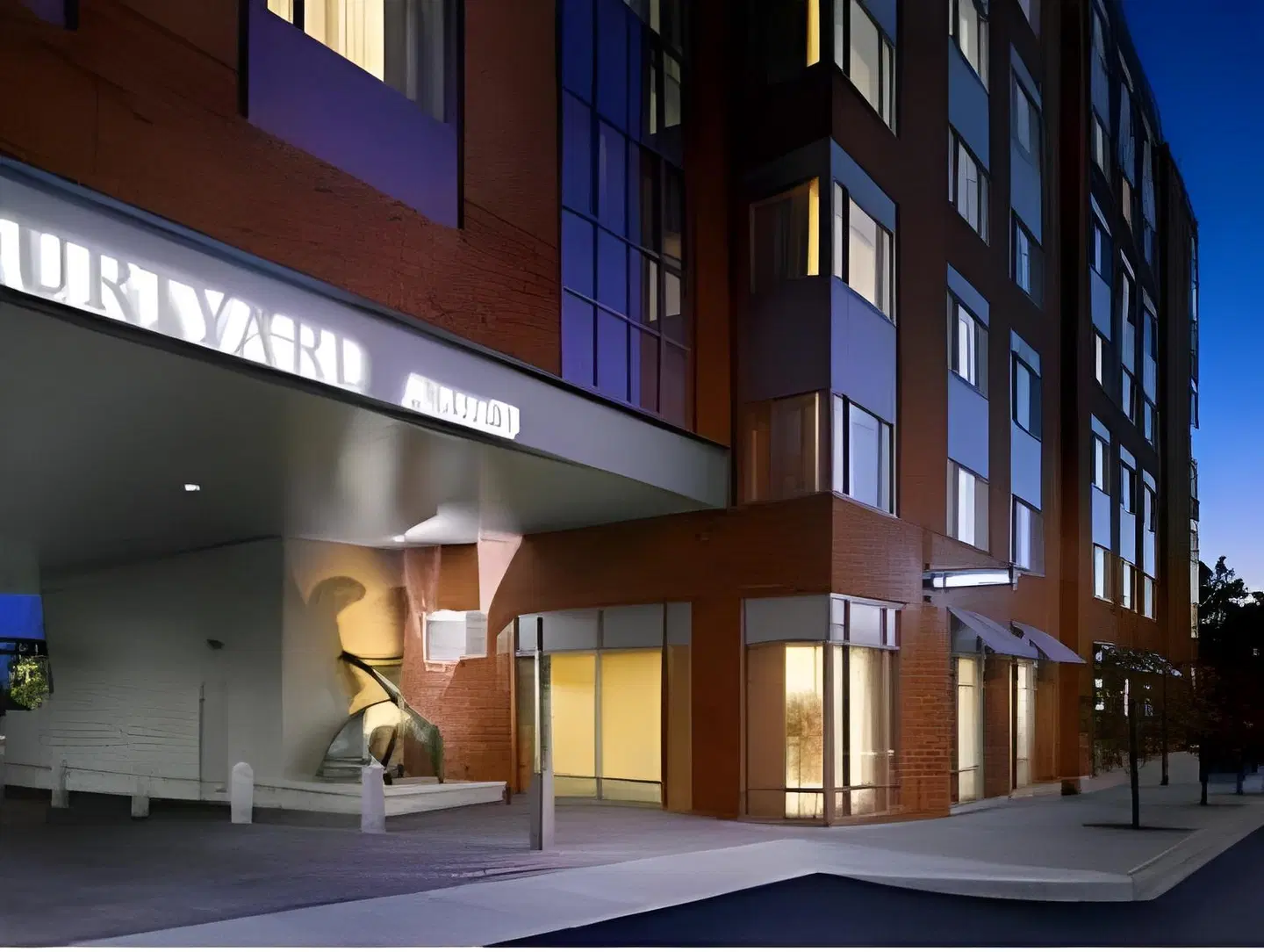 Courtyard by Marriott Burlington Harbor EXTERIOR