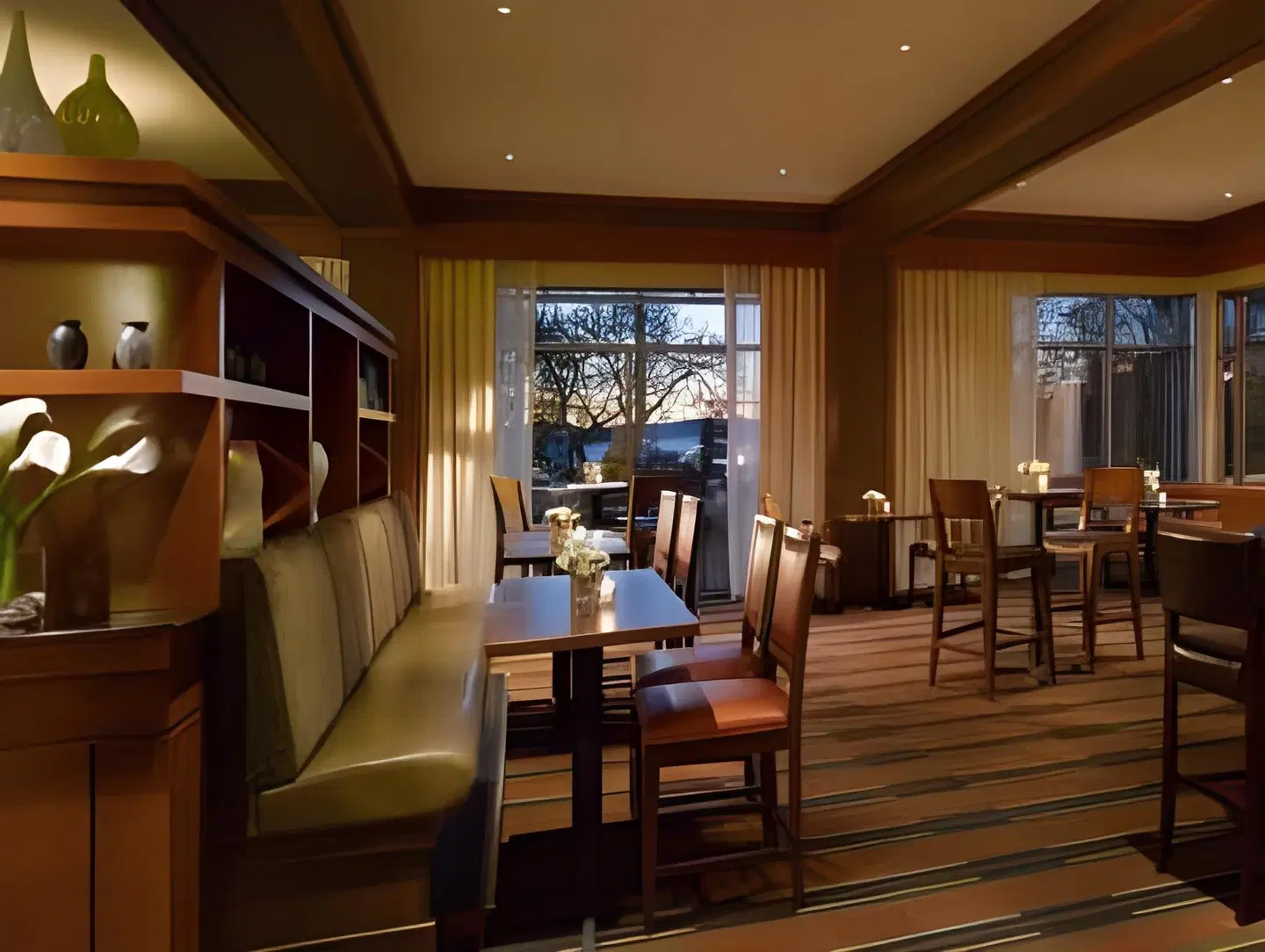 Courtyard by Marriott Burlington Harbor Bar