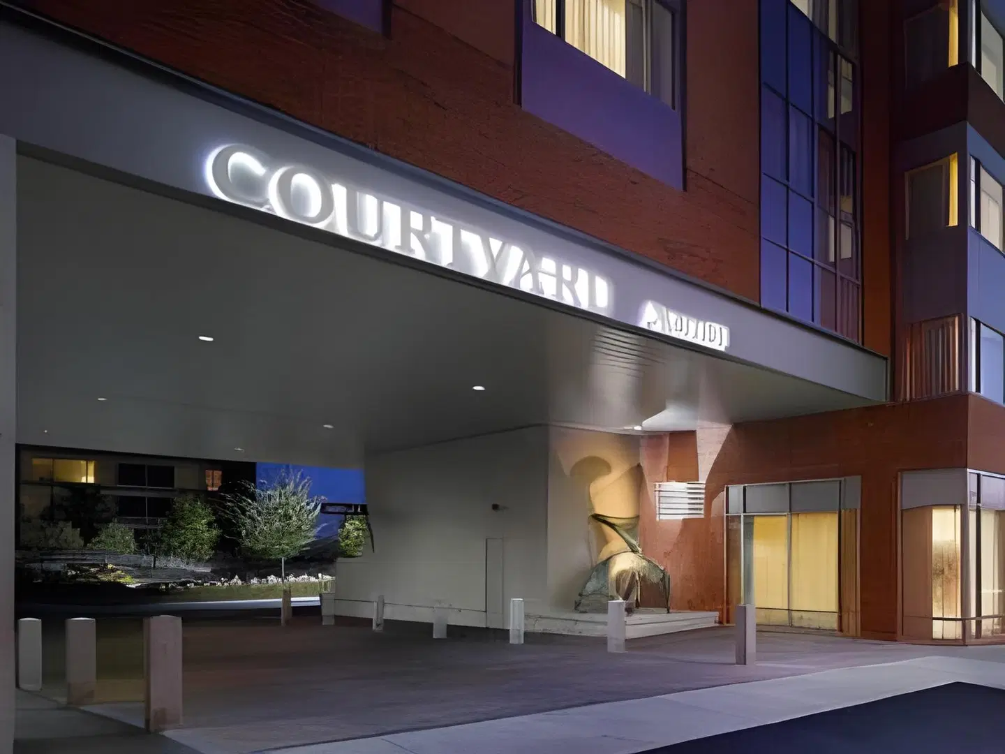 Courtyard by Marriott Burlington Harbor EXTERIOR