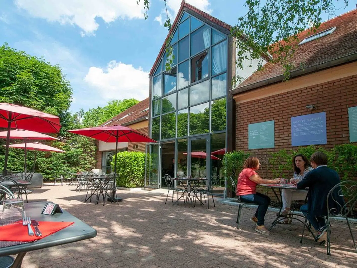ibis Maisons Laffitte EXTERIOR