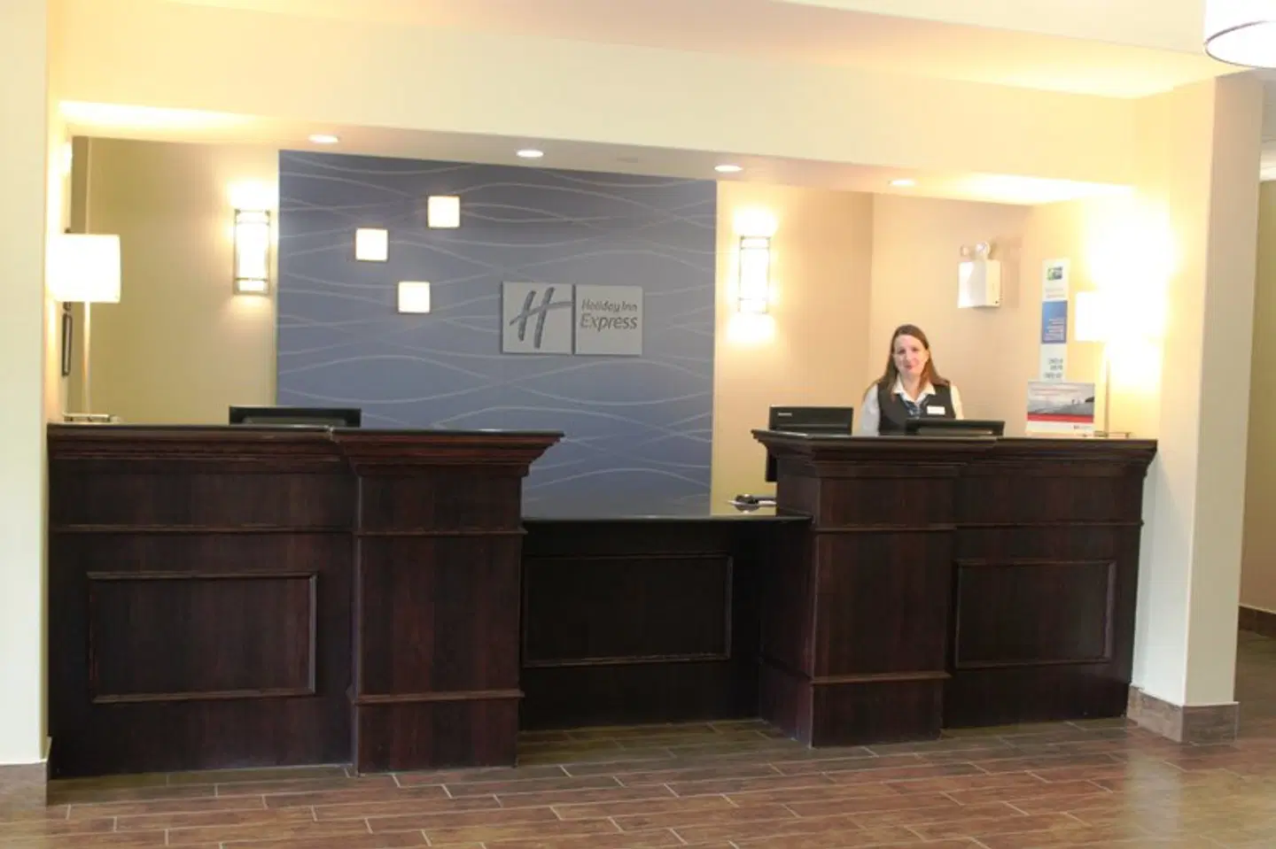Holiday Inn Express Yorkton East by IHG LOUNGE_LOBBY