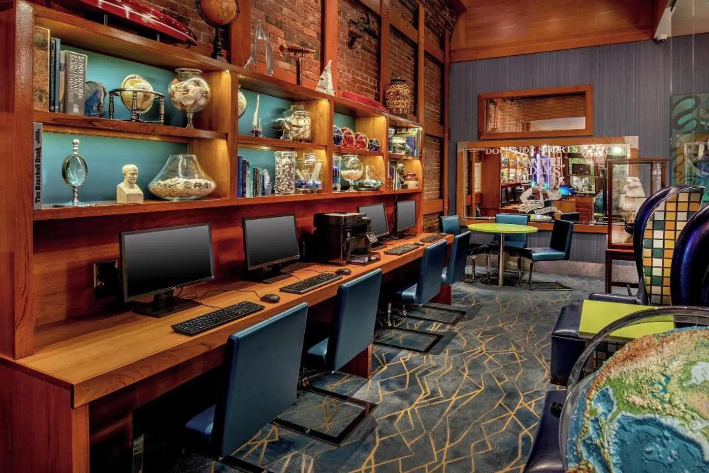 Harborside Inn Bar