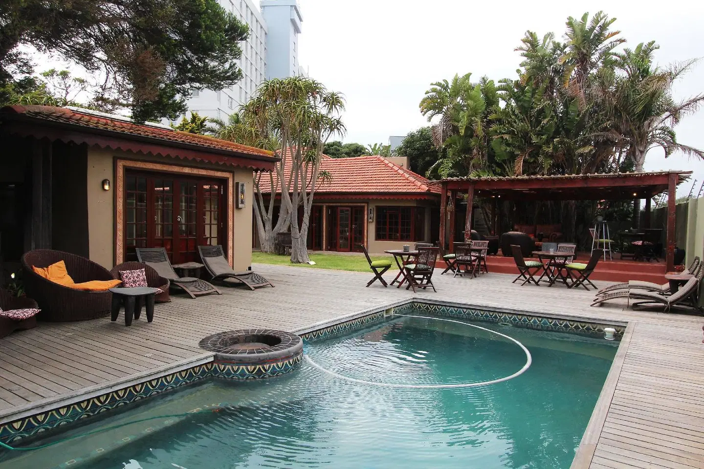 Singa Town Lodge OUTDOOR_POOL