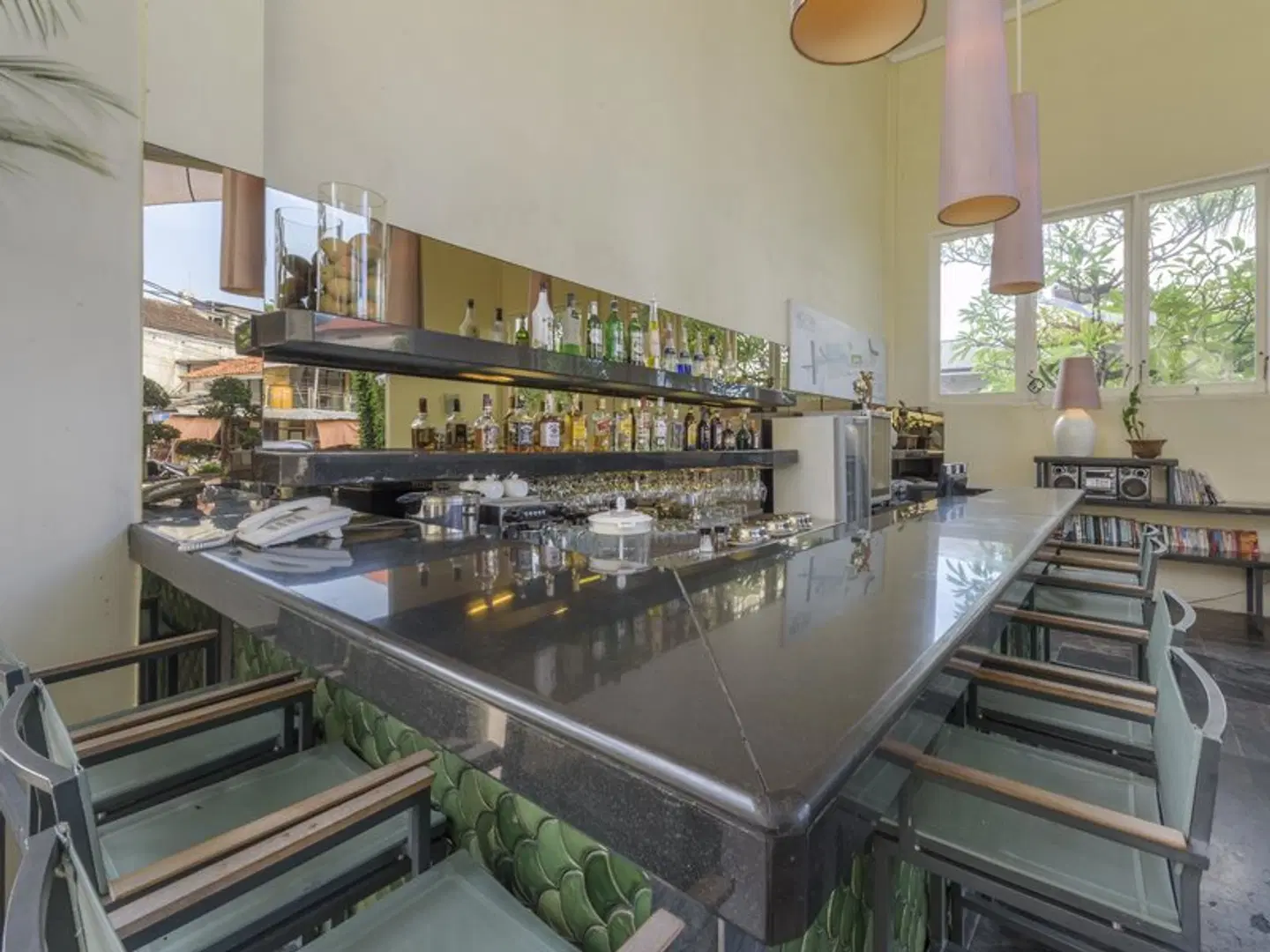 Bali Court Hotel and Apartment BAR