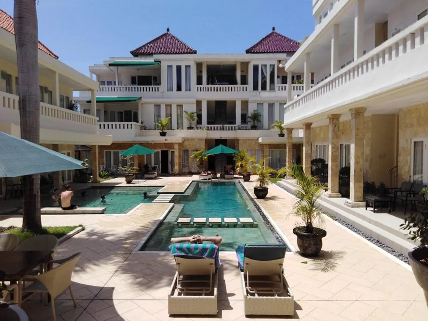 Bali Court Hotel and Apartment EXTERIOR