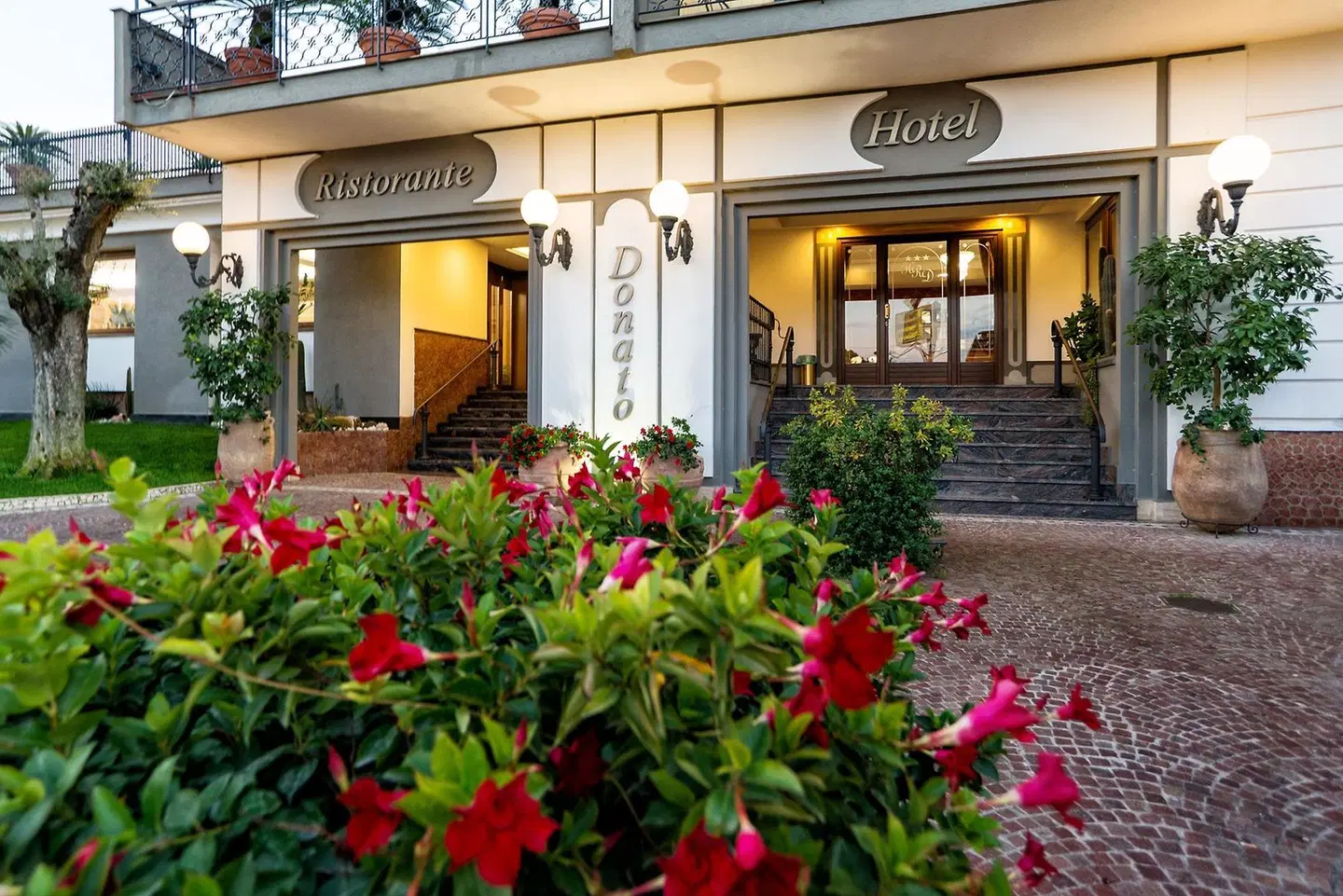 Hotel Ristorante Donato EXTERIOR