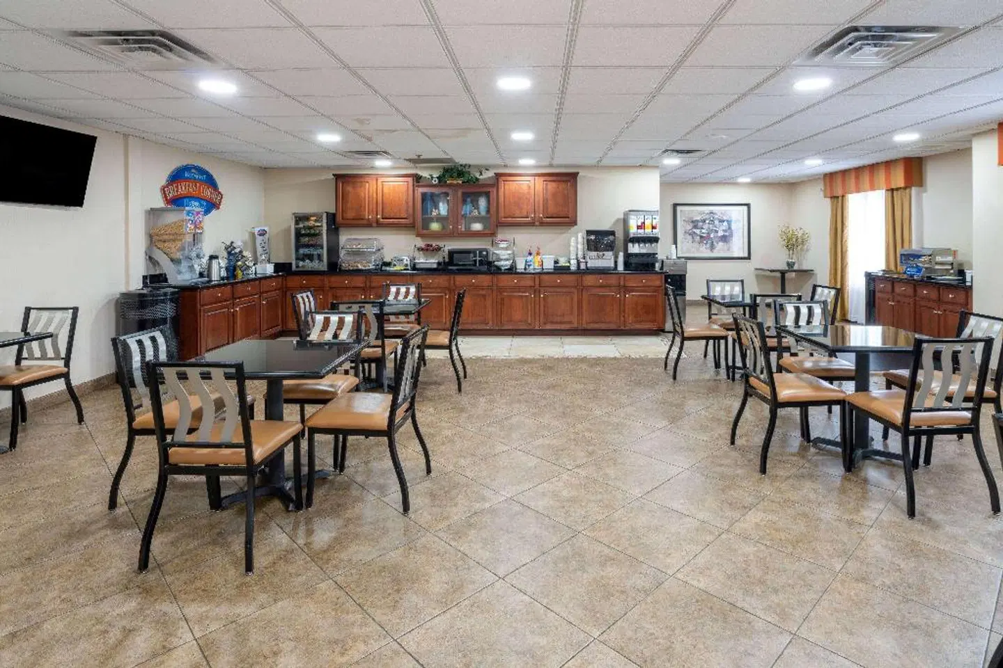 Baymont Inn and Suites Savannah South Bar