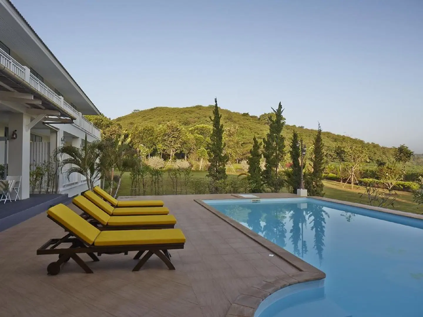 Santosha- Health&Lifestyle Resort OUTDOOR_POOL
