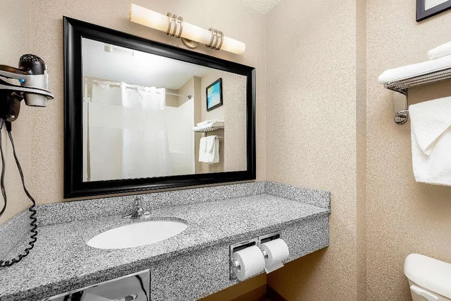 Home Inn & Suites Lloydminster ROOM_EXAMPLE