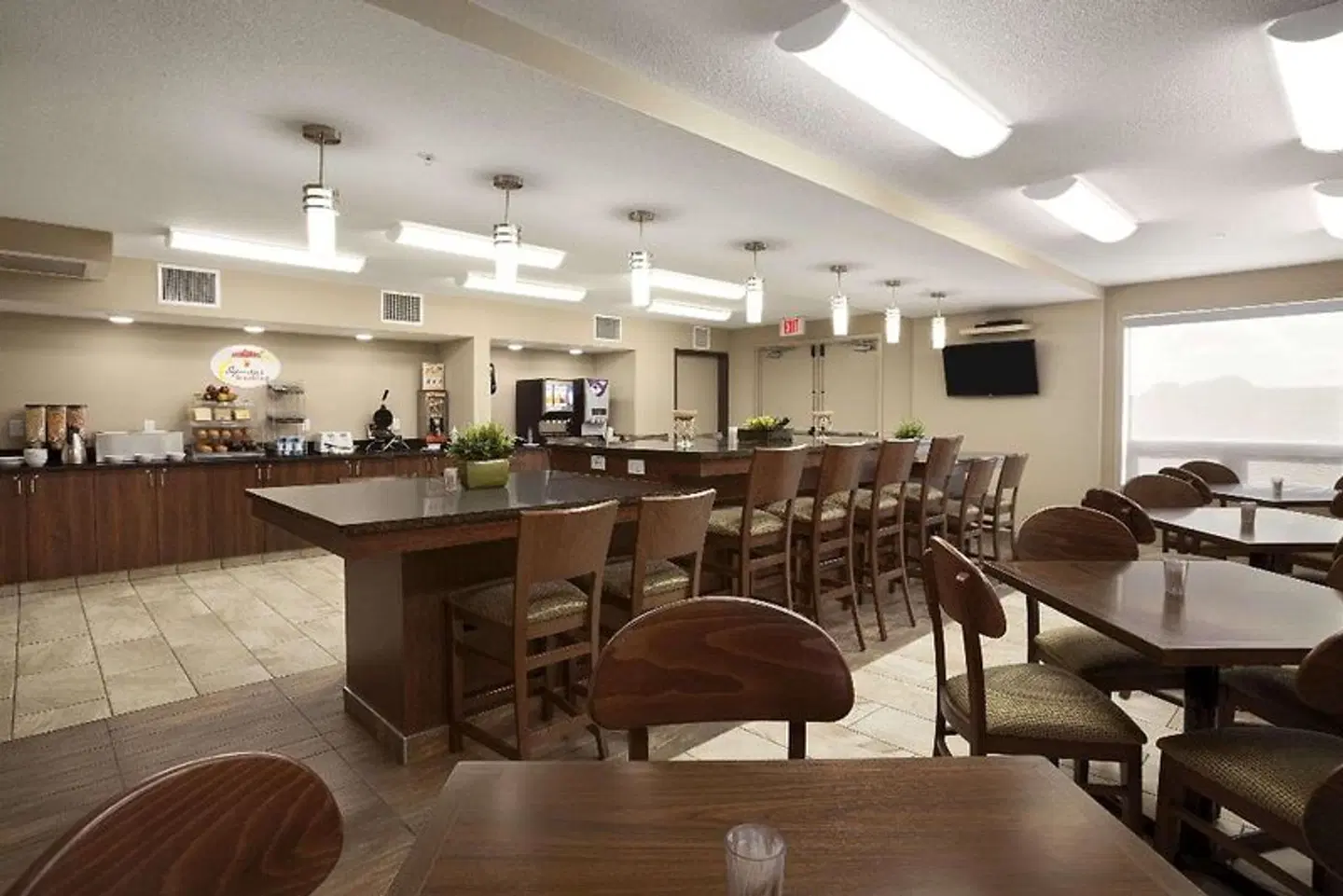 Home Inn & Suites Lloydminster Bar