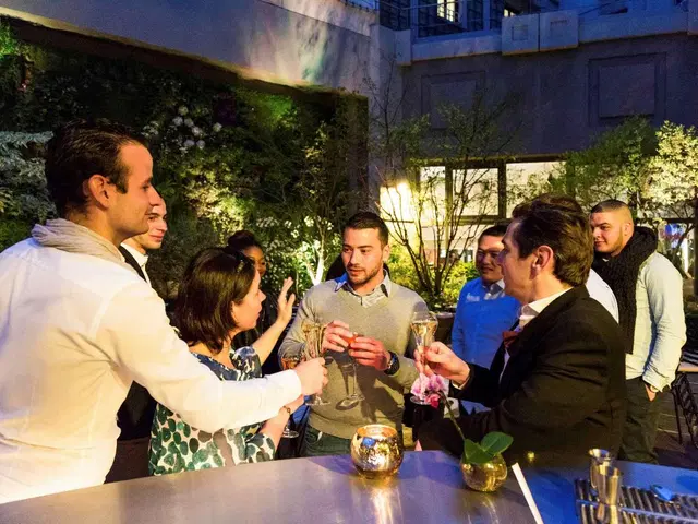 Novotel Paris les Halles PEOPLE