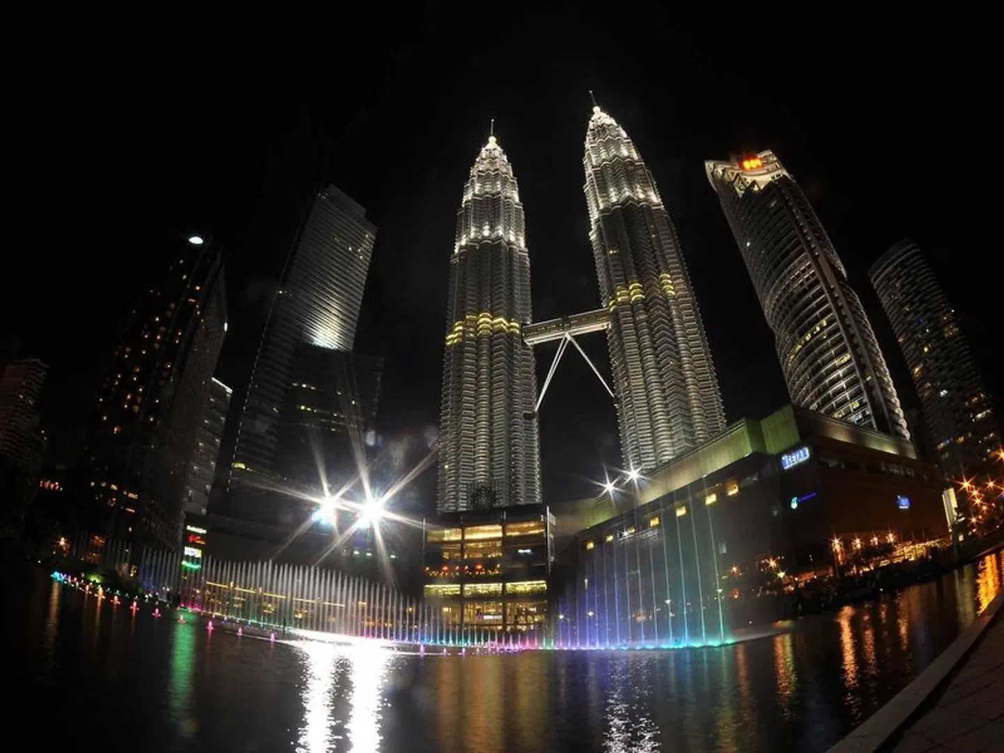 Novotel Kuala Lumpur City Centre Hotel EXTERIOR
