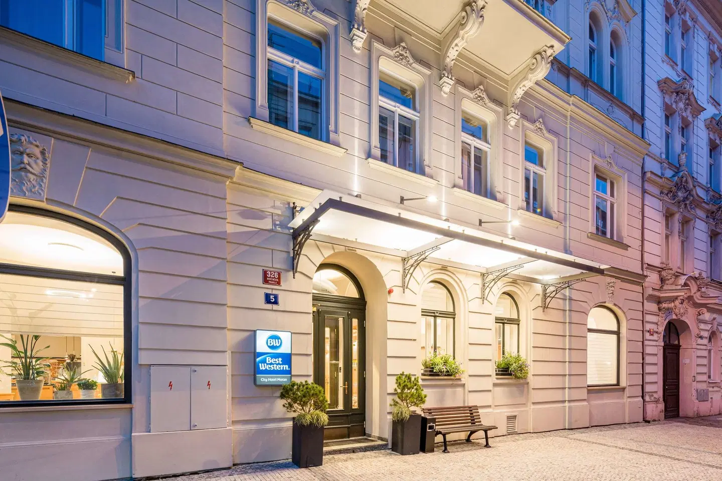 Best Western City Hotel Moran EXTERIOR