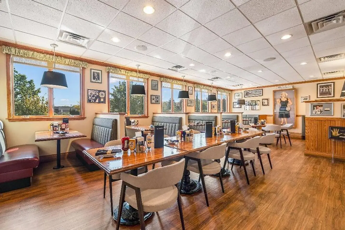 Ramada Hotel and Conference Center Bar