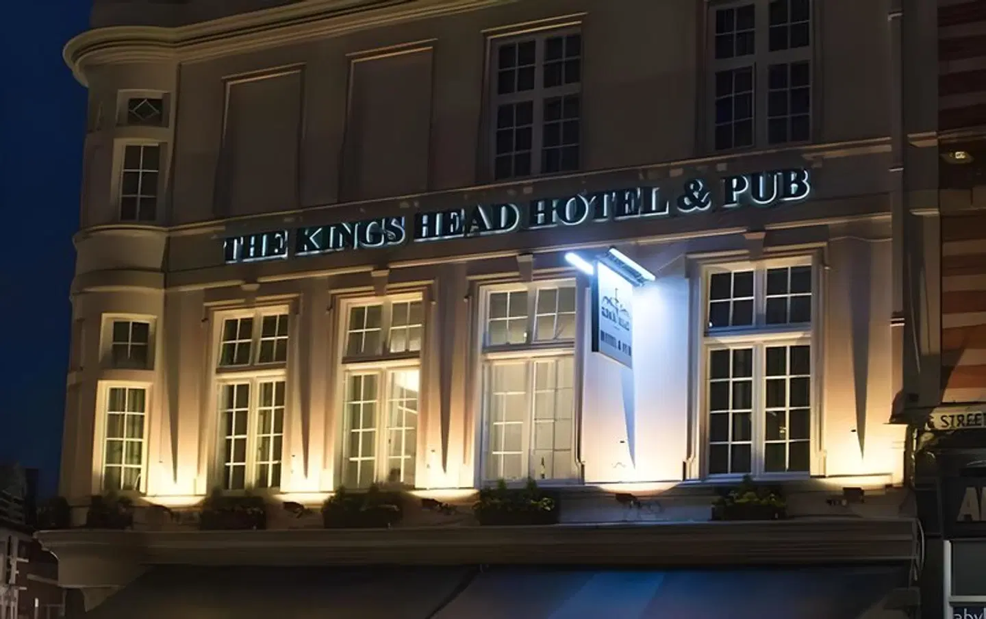 The Kings Head Hotel EXTERIOR