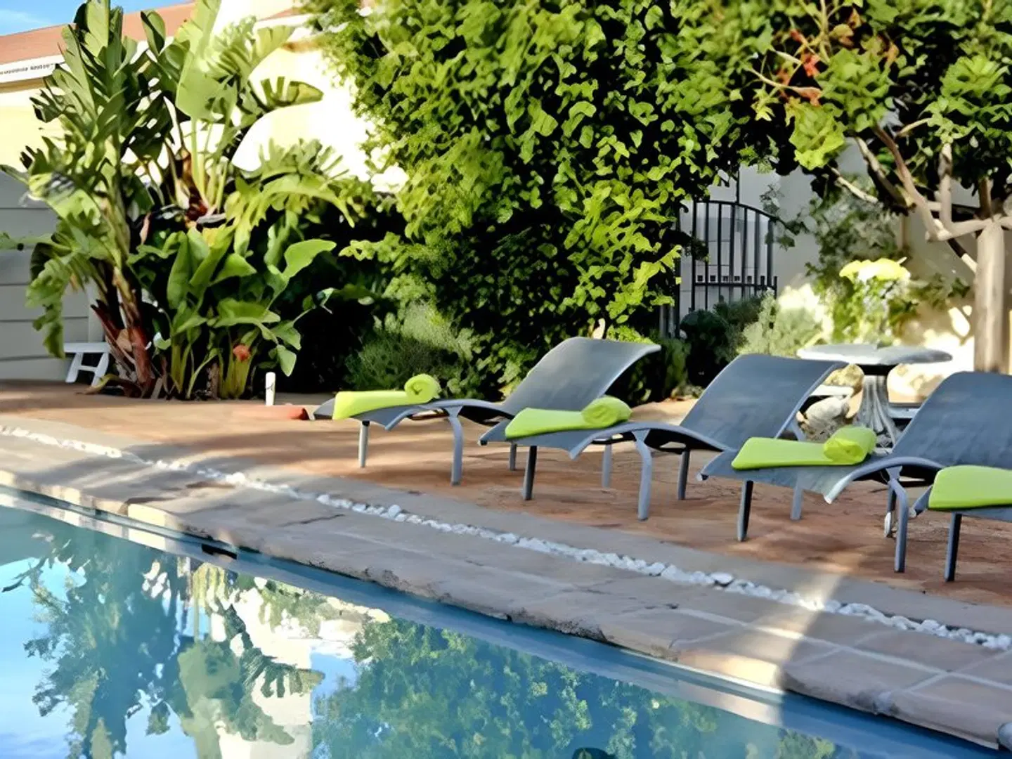 A Smart Stay Apartments OUTDOOR_POOL