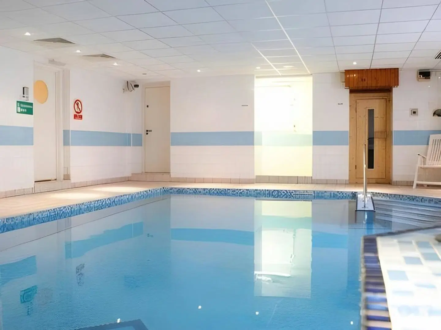 Trouville Hotel Hallenbad