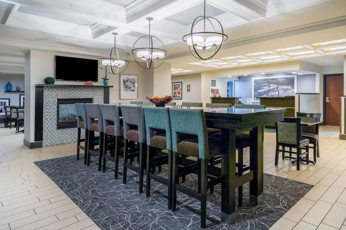 Hampton Inn Plymouth Meeting Bar