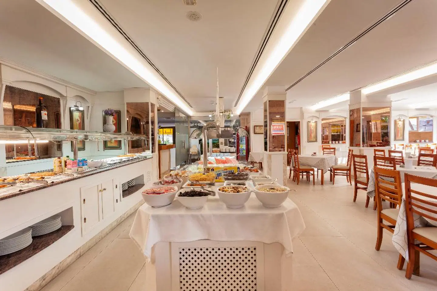 Amoros Restaurant
