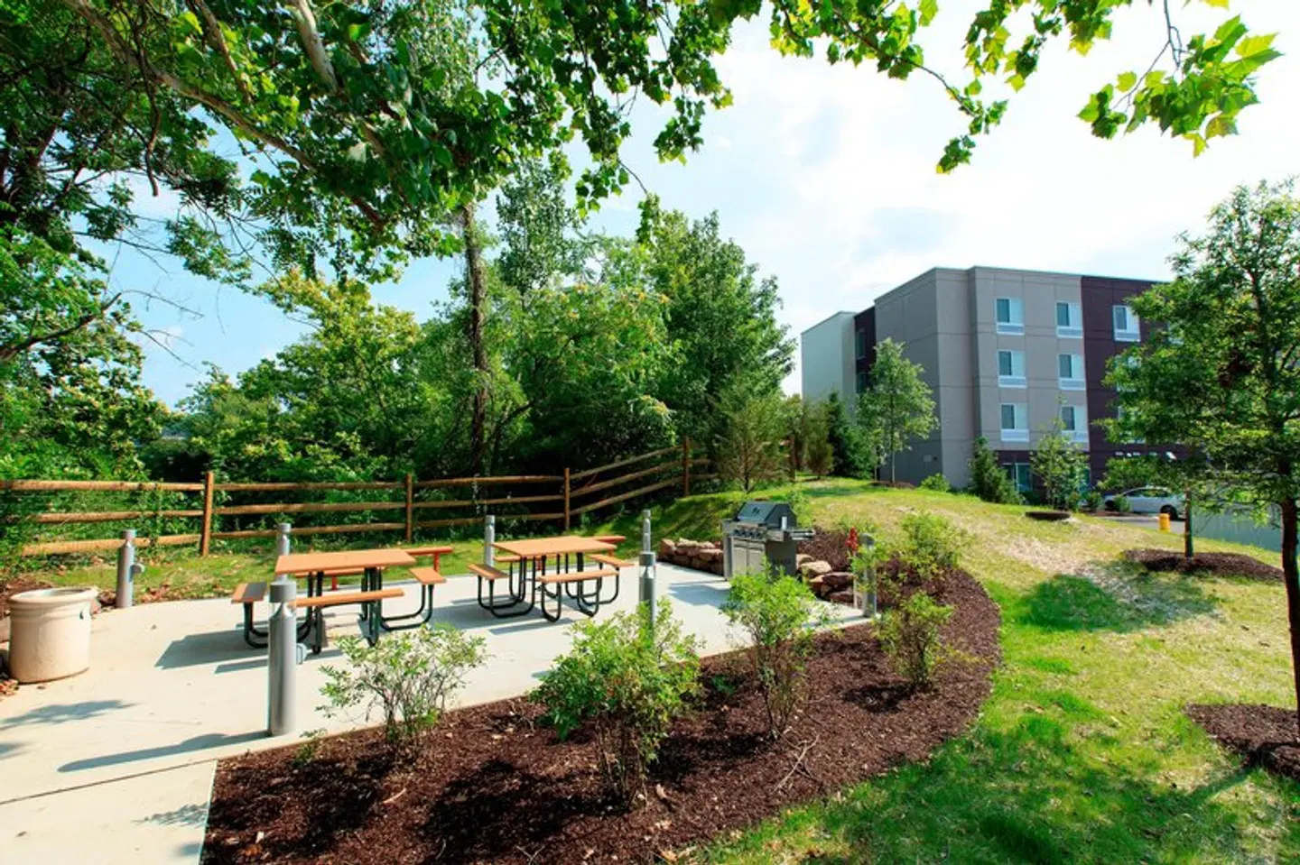 Fairfield I&S by Marriott Phil. Valley Forge Great Valley Garten