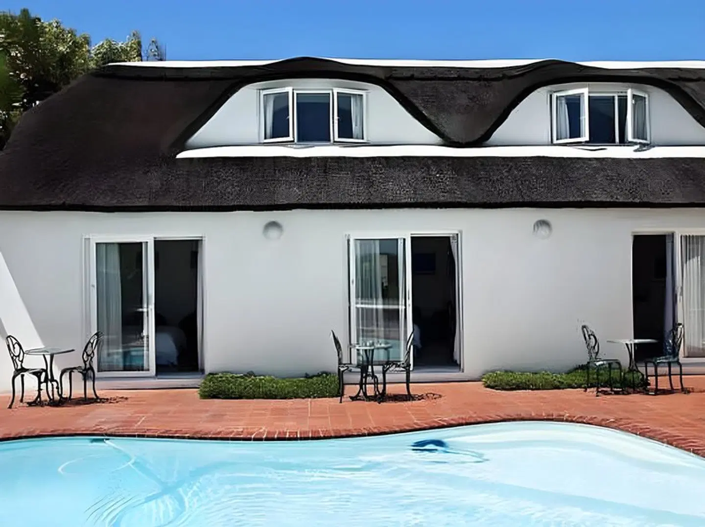 Lagoon Lodge EXTERIOR