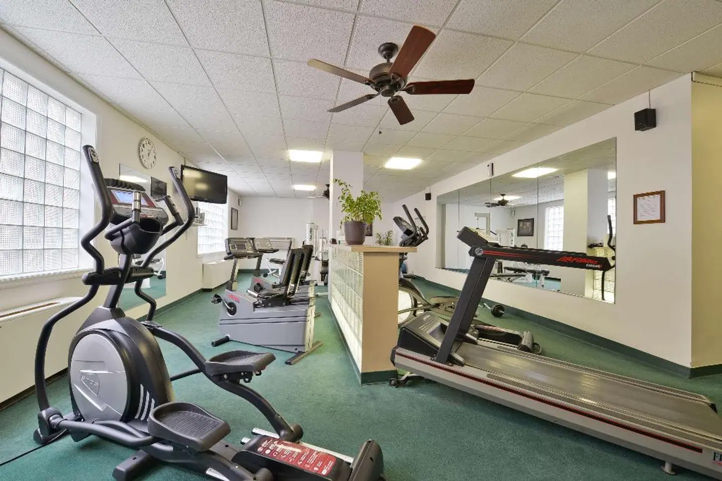 Genetti Hotel, SureStay Collection by Best Western SPORTS_AND_LEISURE