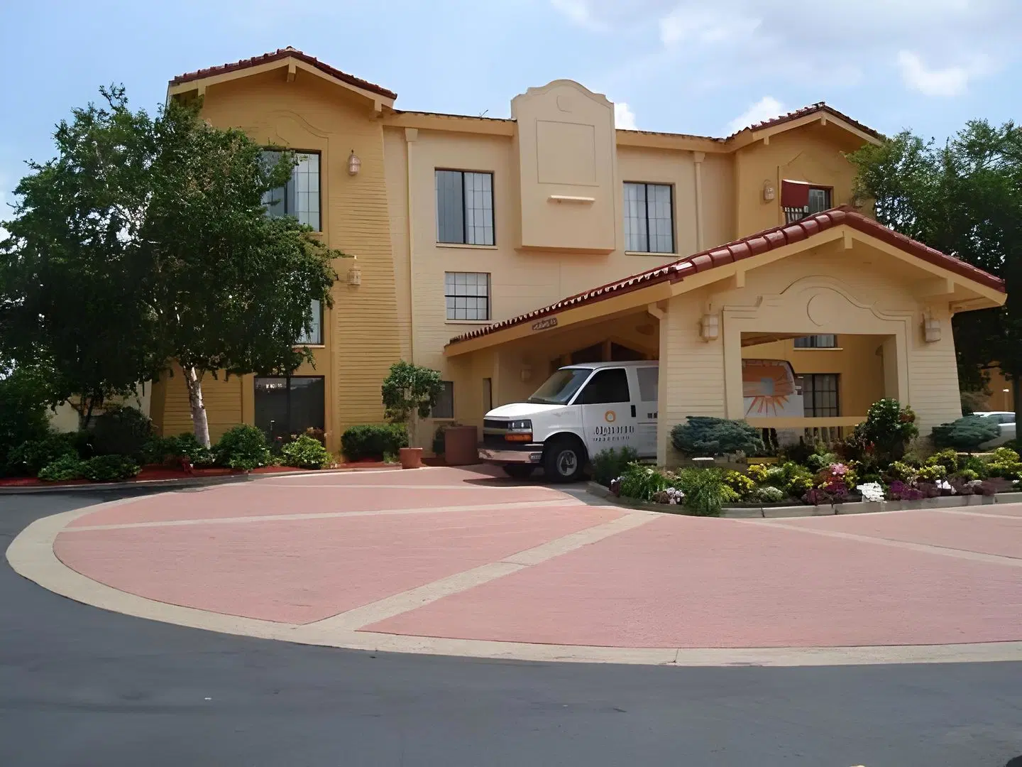 La Quinta Inn by Wyndham Pittsburgh Airport EXTERIOR