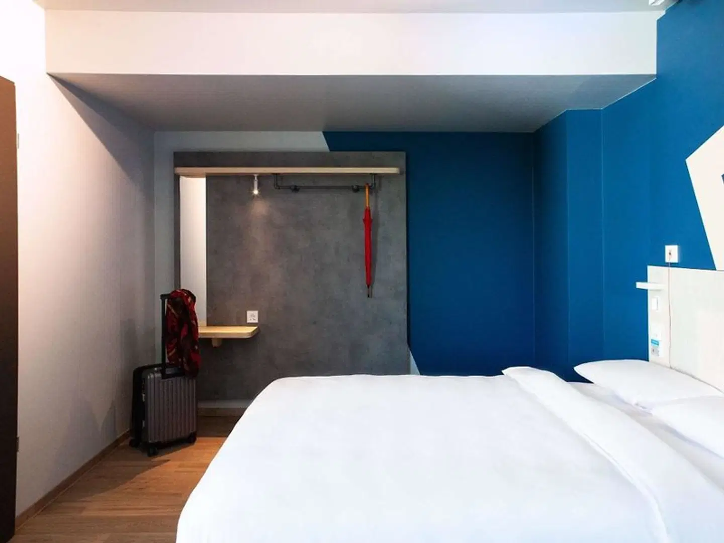 ibis budget Hotel Berlin Airport ROOM_EXAMPLE