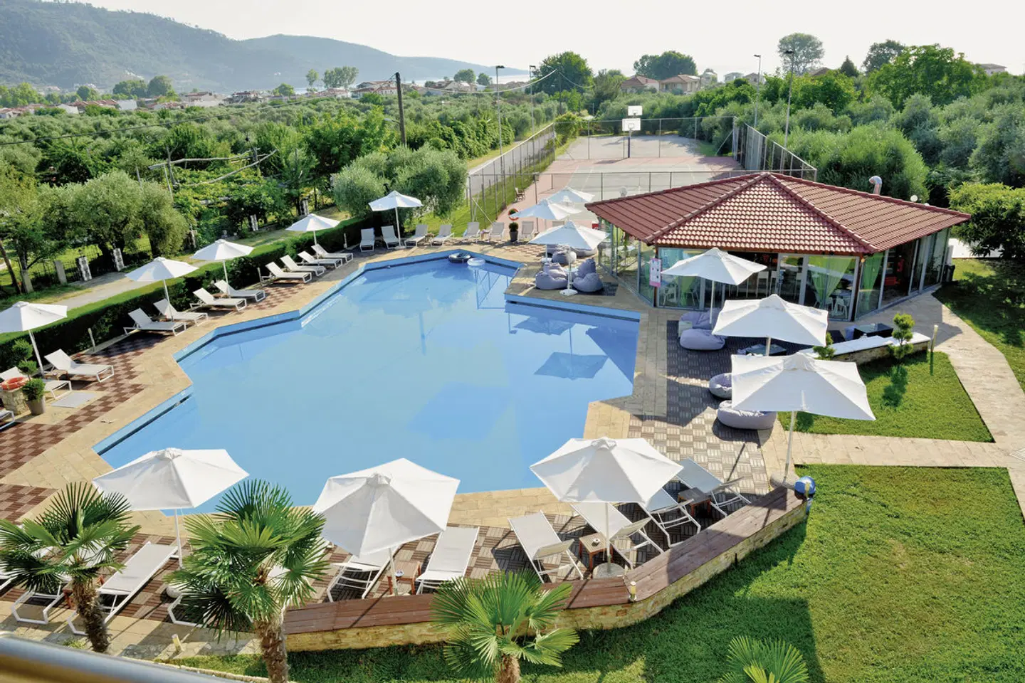 Korina OUTDOOR_POOL