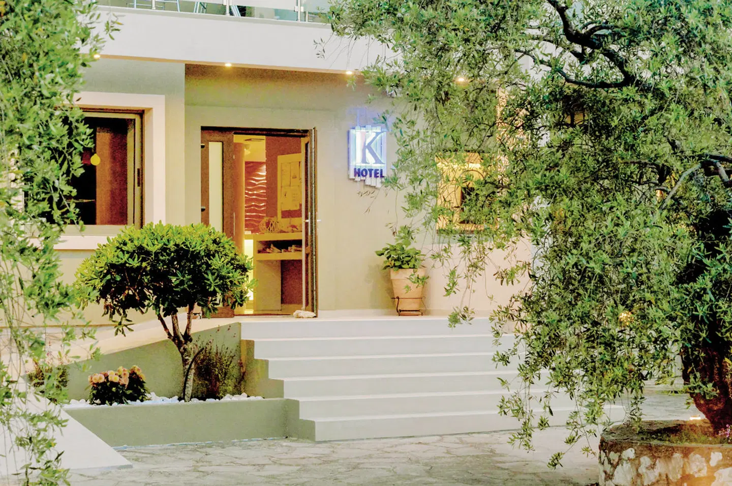 Korina EXTERIOR