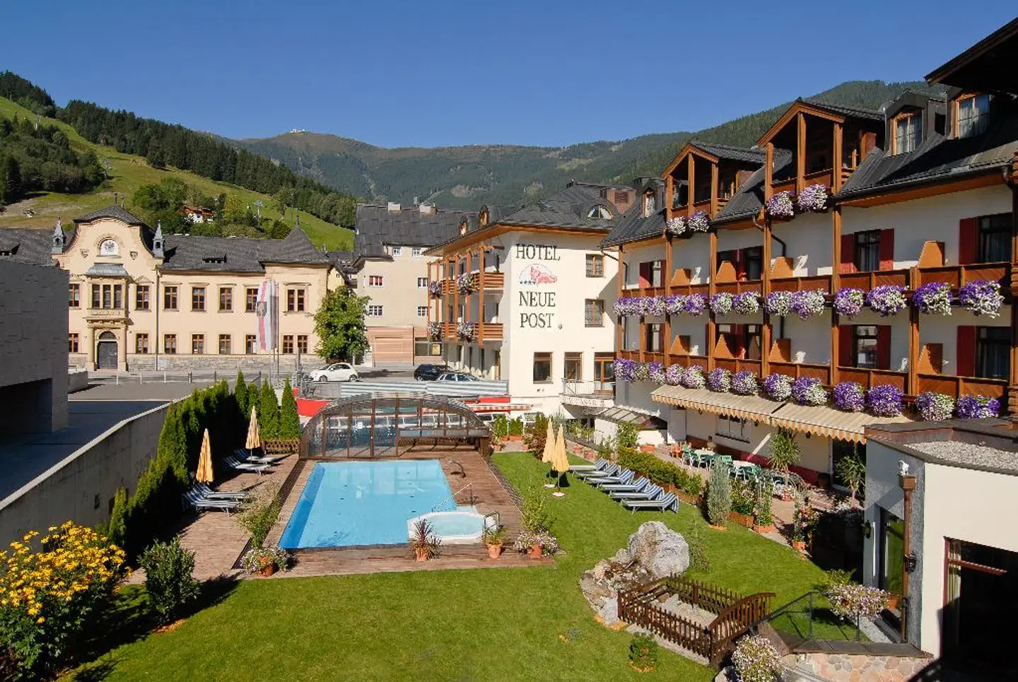 Hotel Neue Post EXTERIOR
