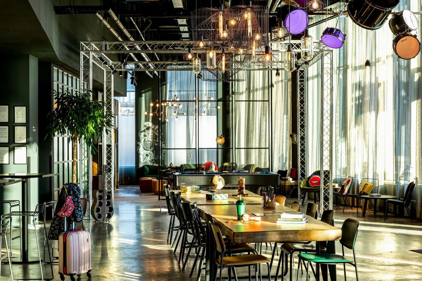 Moxy Glasgow SEC Bar