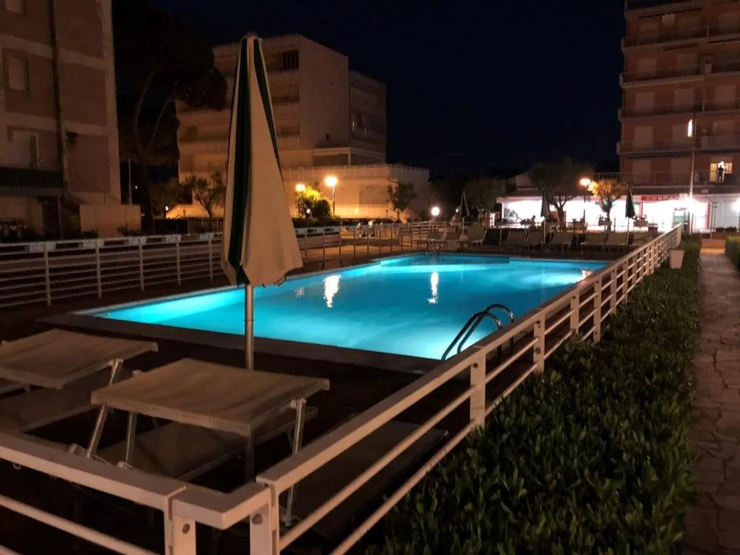 Lima OUTDOOR_POOL