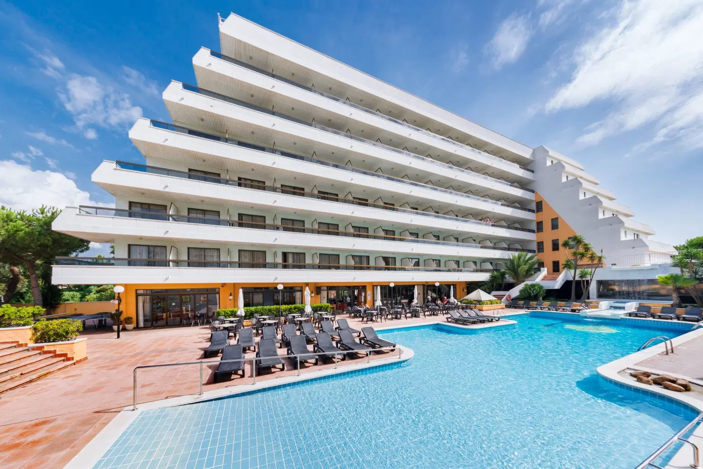Tropic Park OUTDOOR_POOL