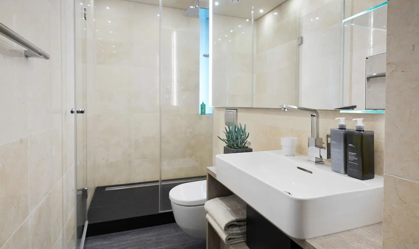 Derag Livinghotel Frankfurt Badezimmer