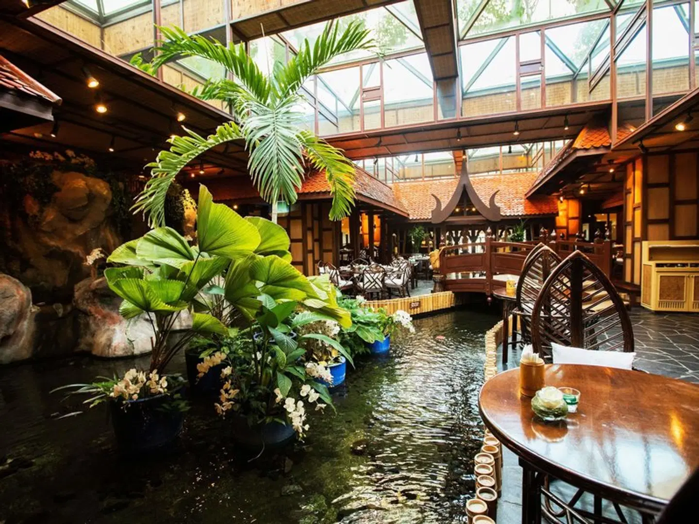 Mövenpick Grand Al Bustan Dubai Bar